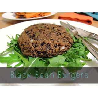  Whip up these easy & versatile black bean burgers tonight! Find on the blog at --> http://dietdeepdish.com/black-bean-burgers/ #vegetarian #instafood #buzzfeedfood 